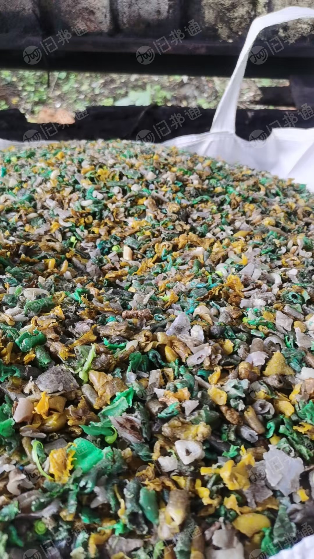 长期出售电镀PE挂具胶破碎料，现货60吨