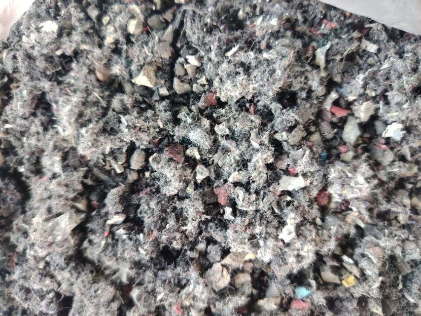 出售PVC电缆皮废料，每个月500吨，PVC电缆皮破碎料，每月200吨