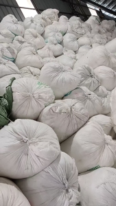 长期出售涤纶废纱涤纶废丝，织布厂下来的，现货13吨左右，货在广东中山