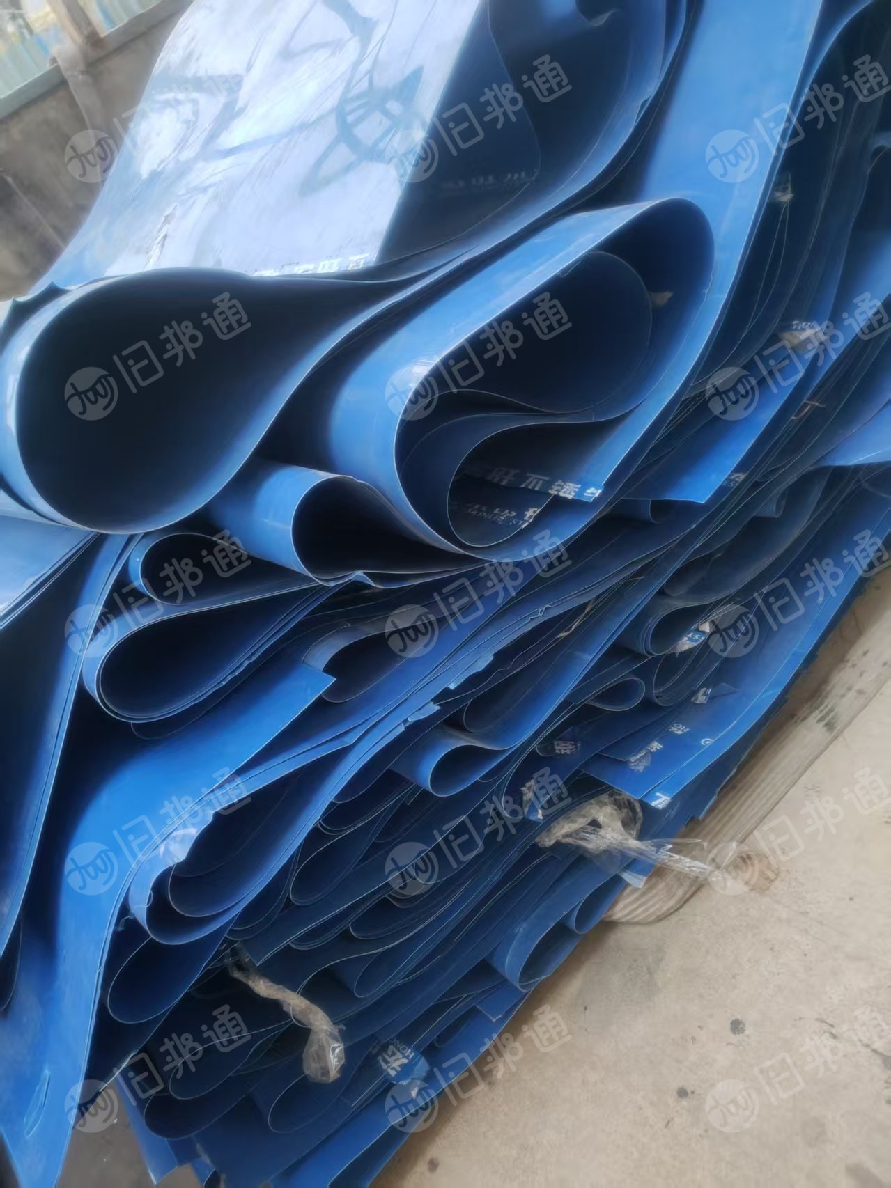 出售PE钢卷皮毛料，漂沉都有，现货80-100吨