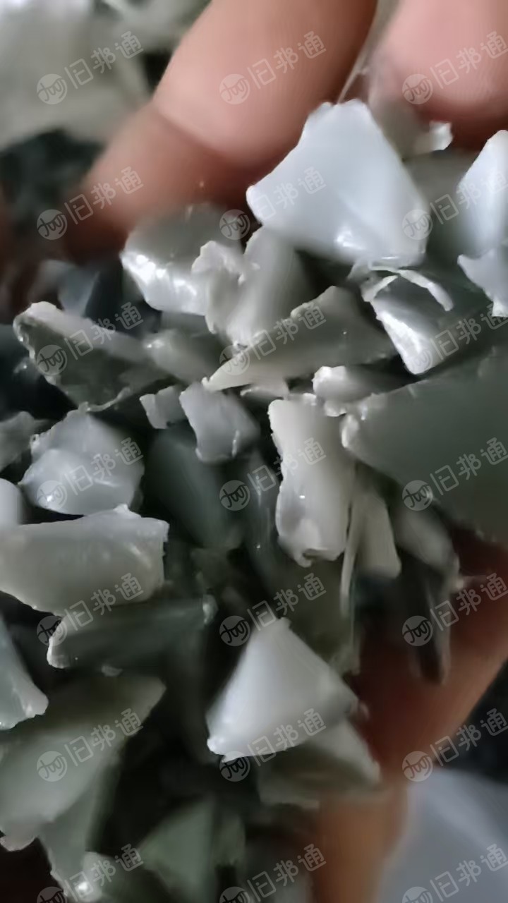 出售一级原生灰桶破碎料，月供60吨，可以直接注塑