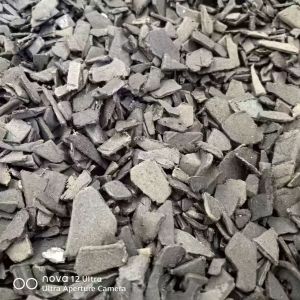 出售 pp保险杠破碎料，褪漆和不褪漆都有，清洗甩干除铁过盐水，现货几十吨