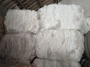 长期出售PE粉吨包内膜废料，现货9吨