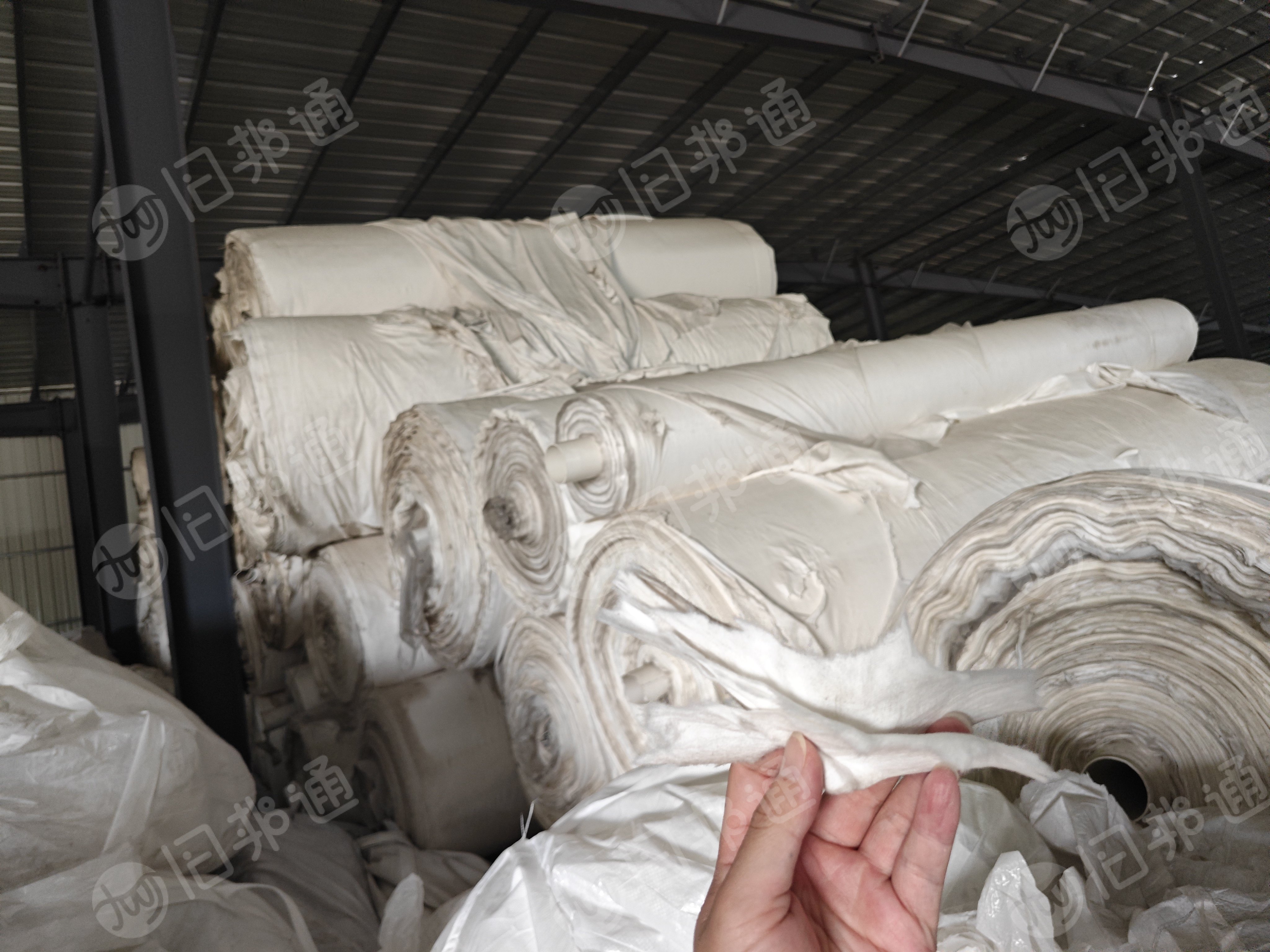 厂家现货处理一批库存PP木浆无纺布，幅宽3米2左右，平方克重100-120g，现货20吨