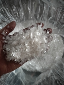 求购pet奶白吸塑片破碎料，用来做改性，做电源外壳的，月需200吨
