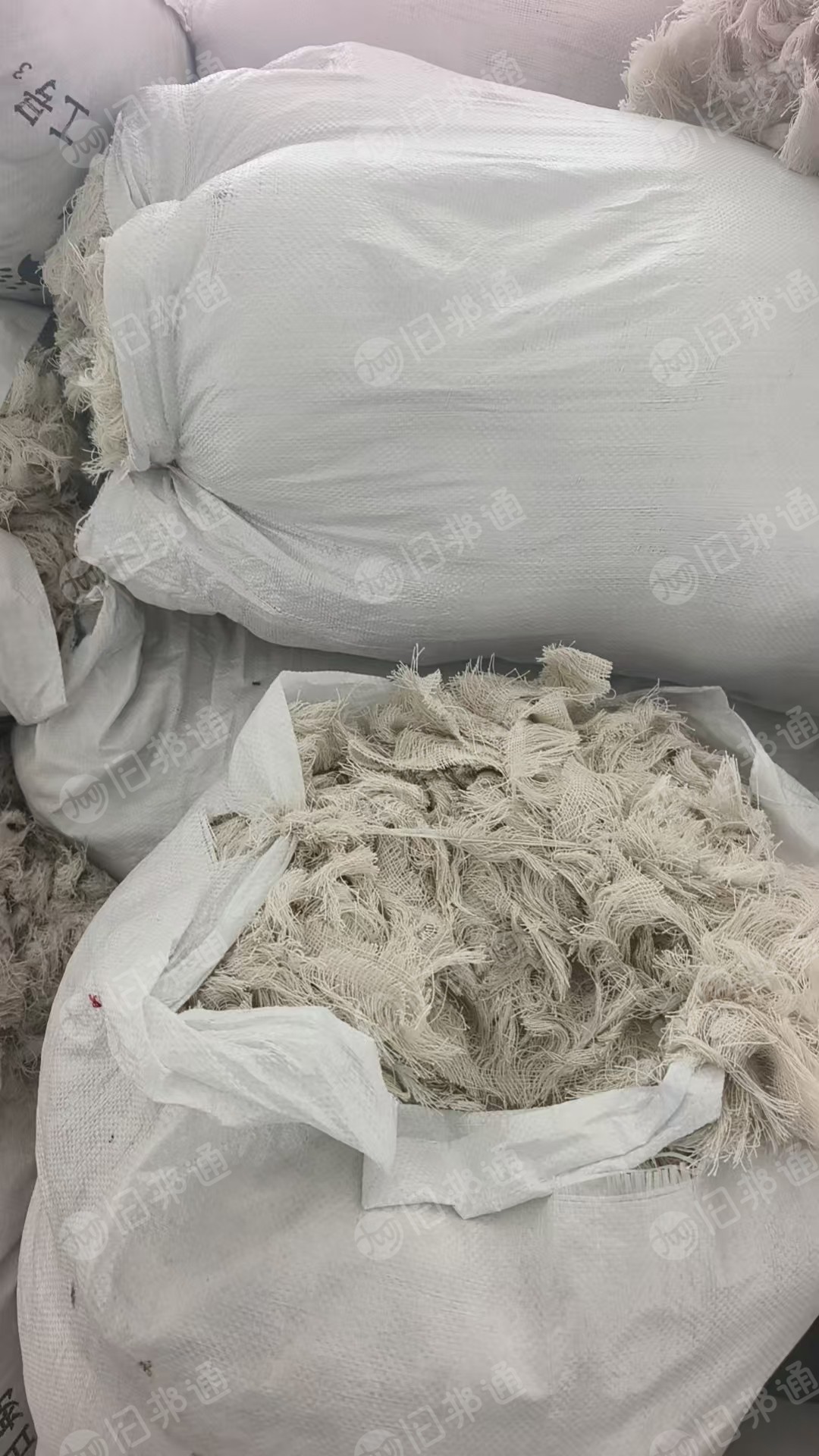 出售各种布边纱，废纱，有棉的，有化纤的，也有牛仔废布，都有分拣，现货有四五十吨，货在江西抚州