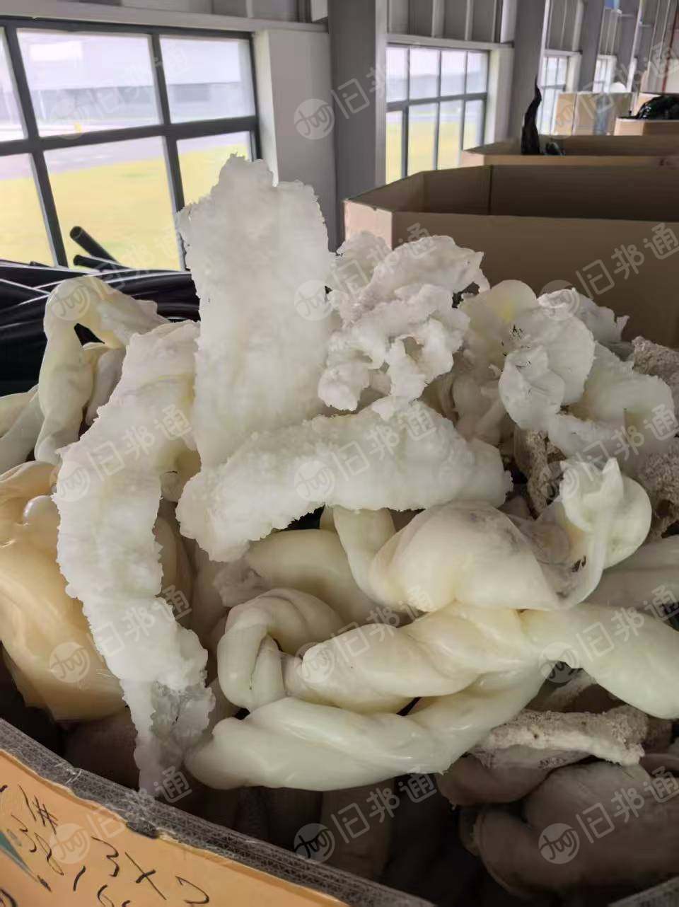出售电缆皮废料，电缆厂下来的各种材质的都有现货几十吨，可以现场看货