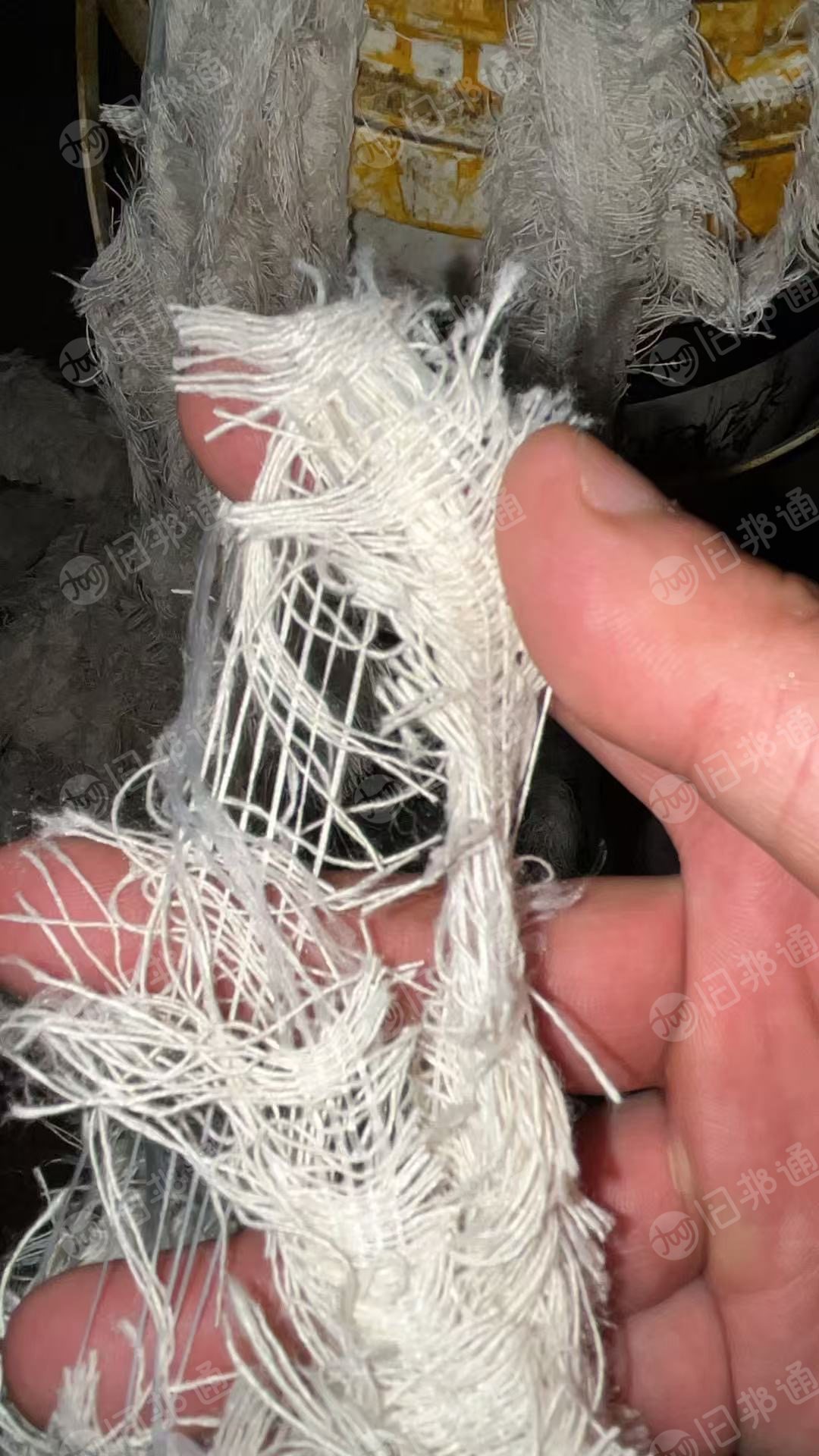长期出售涤黏布边纱，涤纶85黏胶15的，现货七八吨