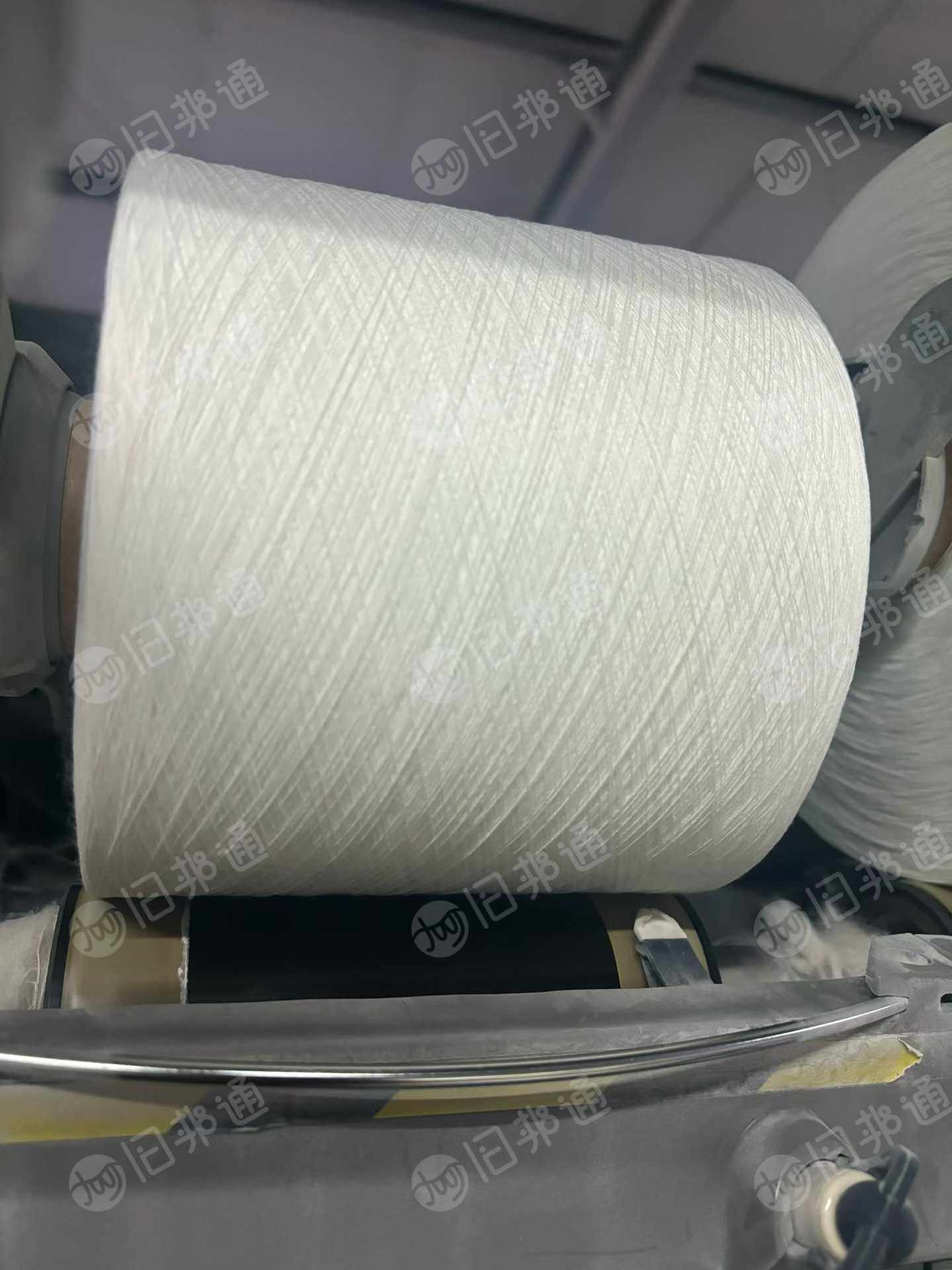 长期出售正品环纺32支涤纶纱，涤纶纱线，现货60吨，在河北石家庄