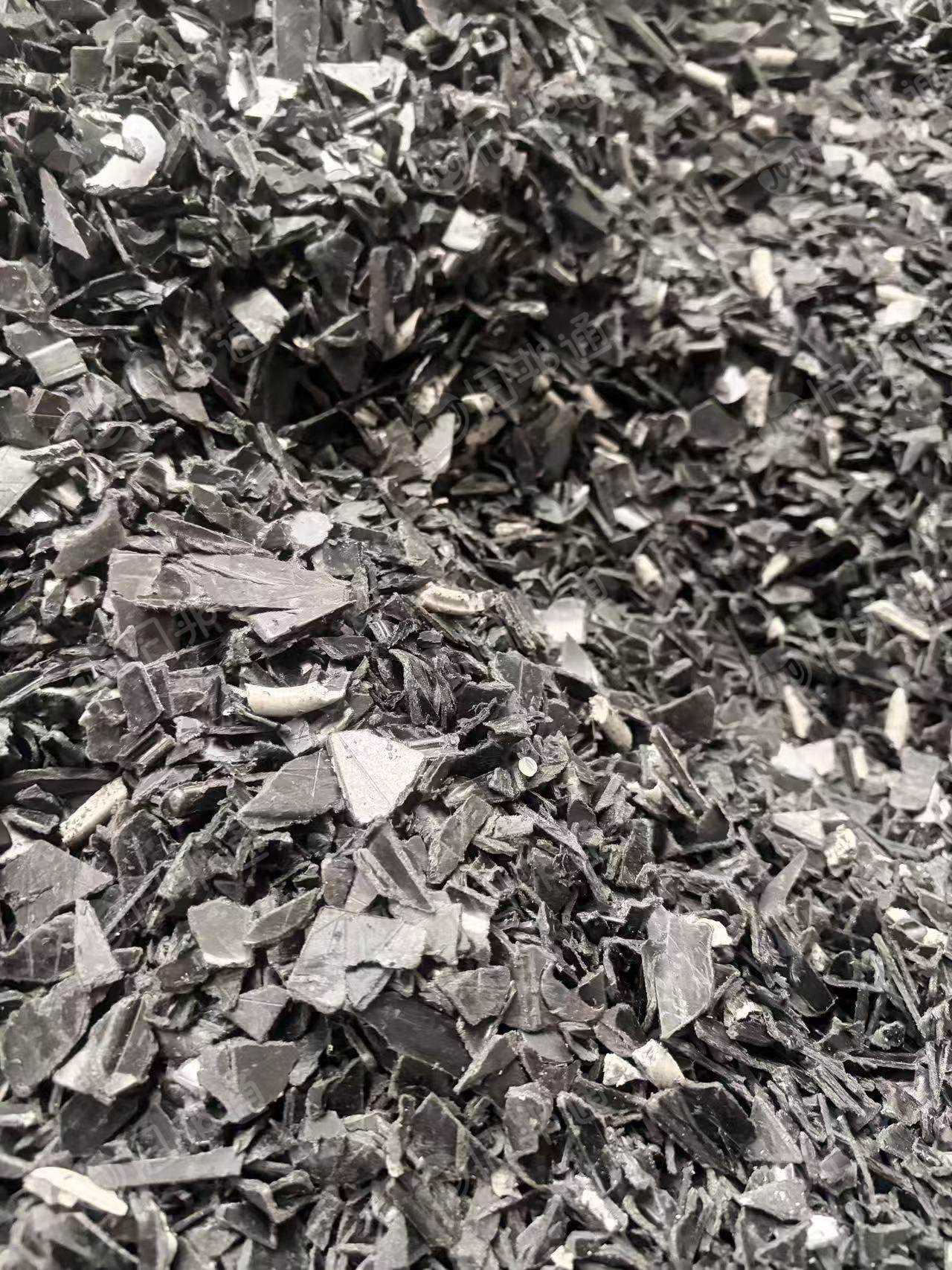 出售汽车门饰板PP破碎料，月供三十吨左右