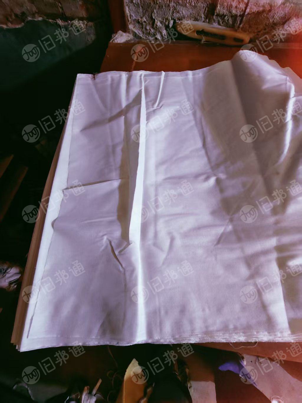 出售涤纶坯布,白坯布,涤纶库存布,处理布,24支,打好包的是有8000米,货在河北石家庄