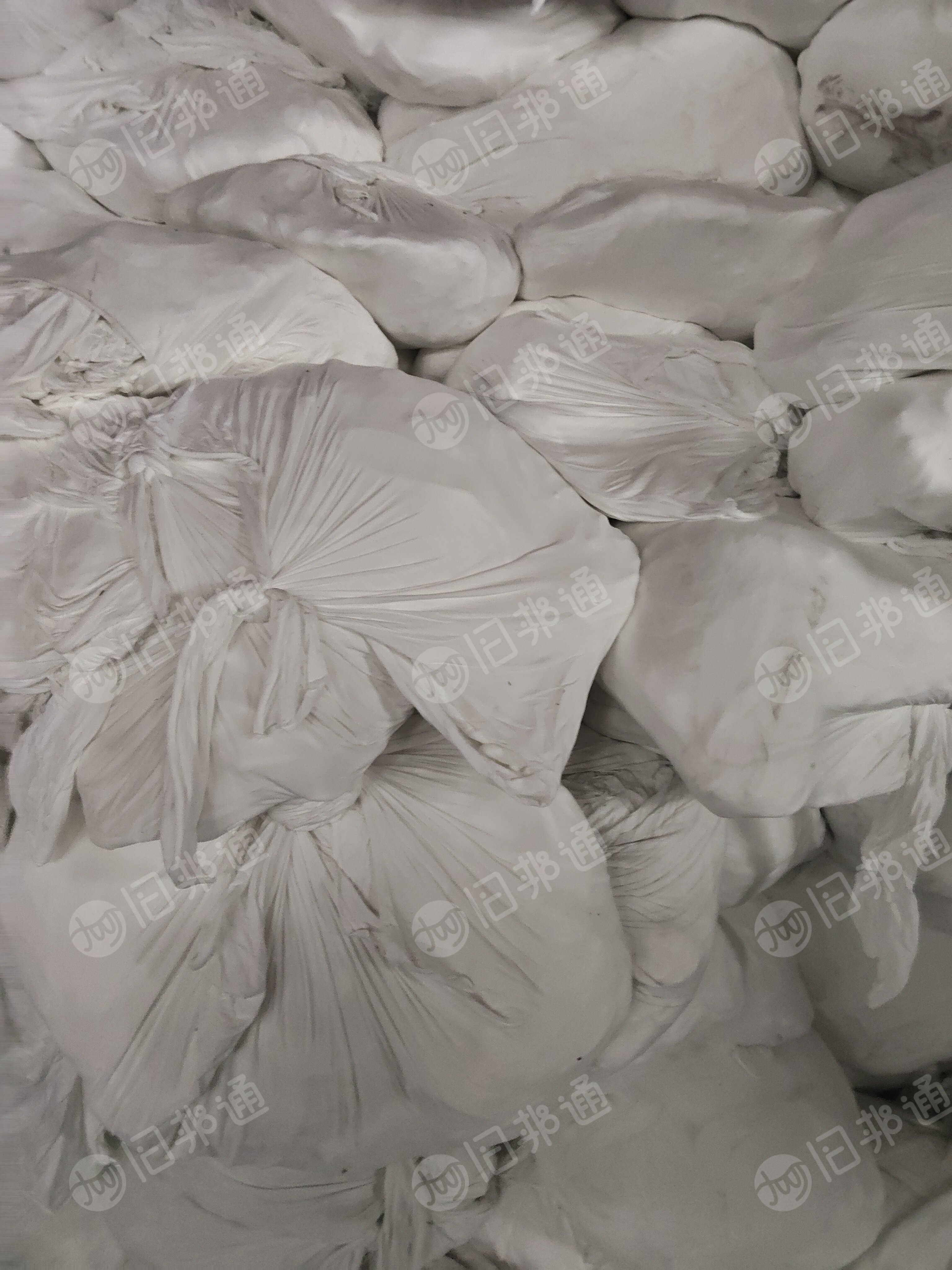 长期出售牛奶丝磨毛布，库存布生布无尘布，现货20吨