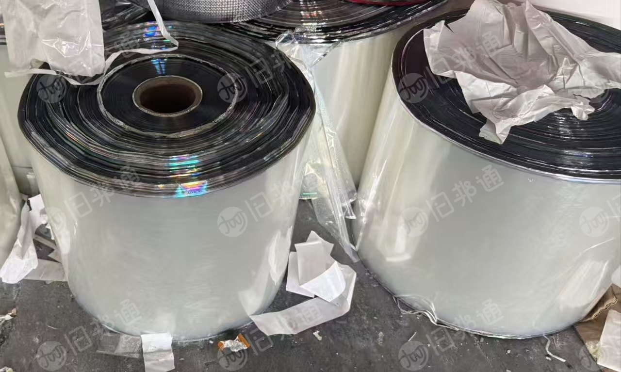 长期出售PET膜废料，上面有一点油膜（黑边），无胶，每月5吨左右