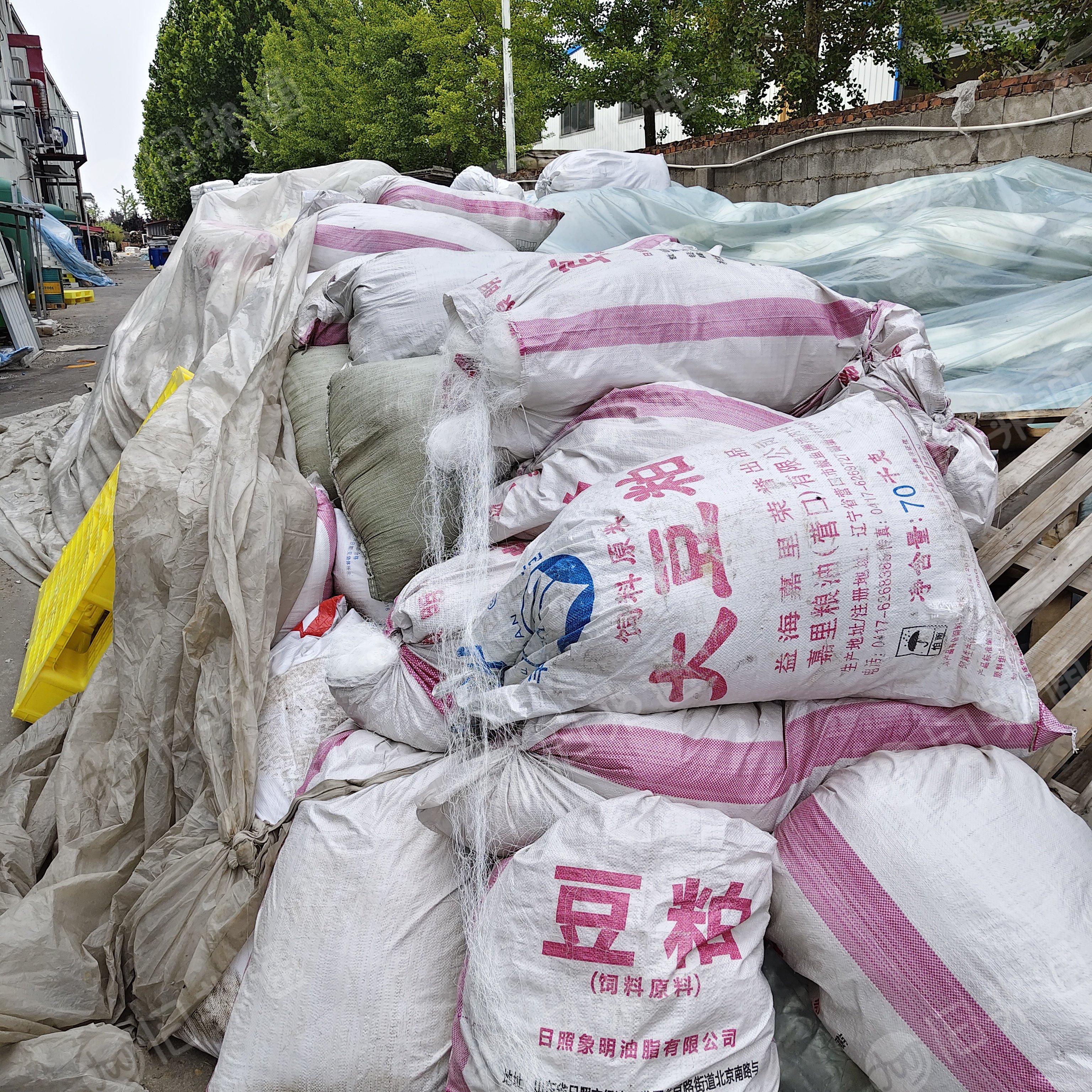 长期出售做衣服纱线下来的高密度聚乙烯废纱，聚乙烯废丝，有含涤纶，也有含棉的，都在里面