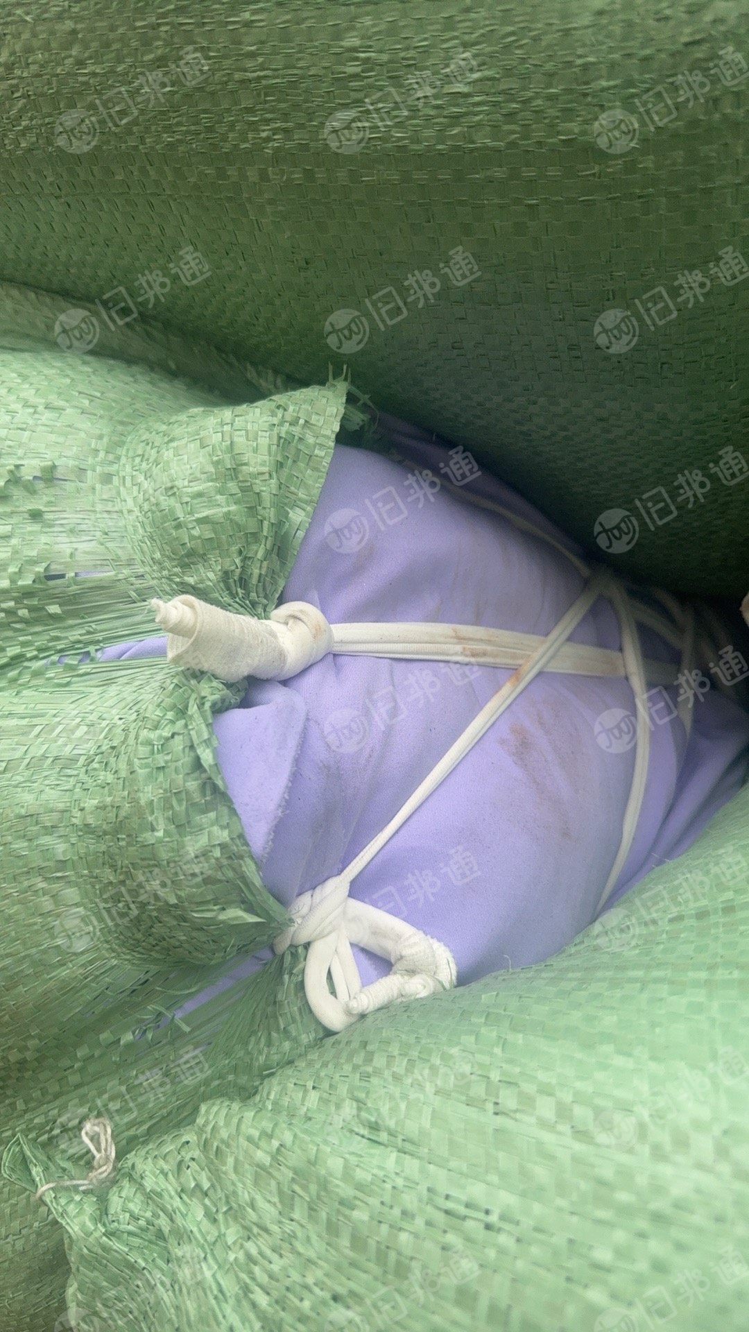 长期出售服装厂下来的杂色涤氨布头,涤氨废布,涤氨大块布,最小50公分起,也有几米的,现货60吨左右