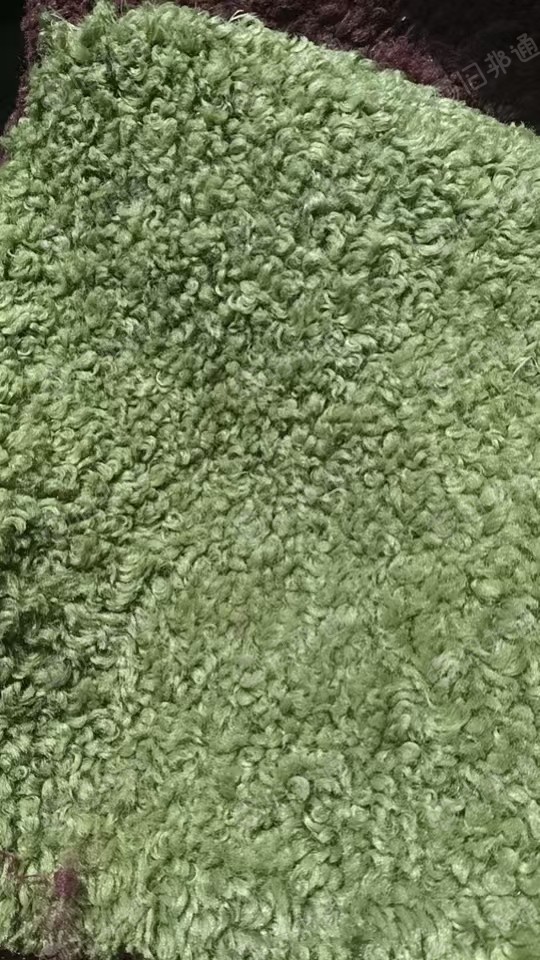 出售泰迪羊羔绒，库存绒布，门幅1.5-1.7都有，克重230，现货有20多吨，统货出，货在浙江湖州