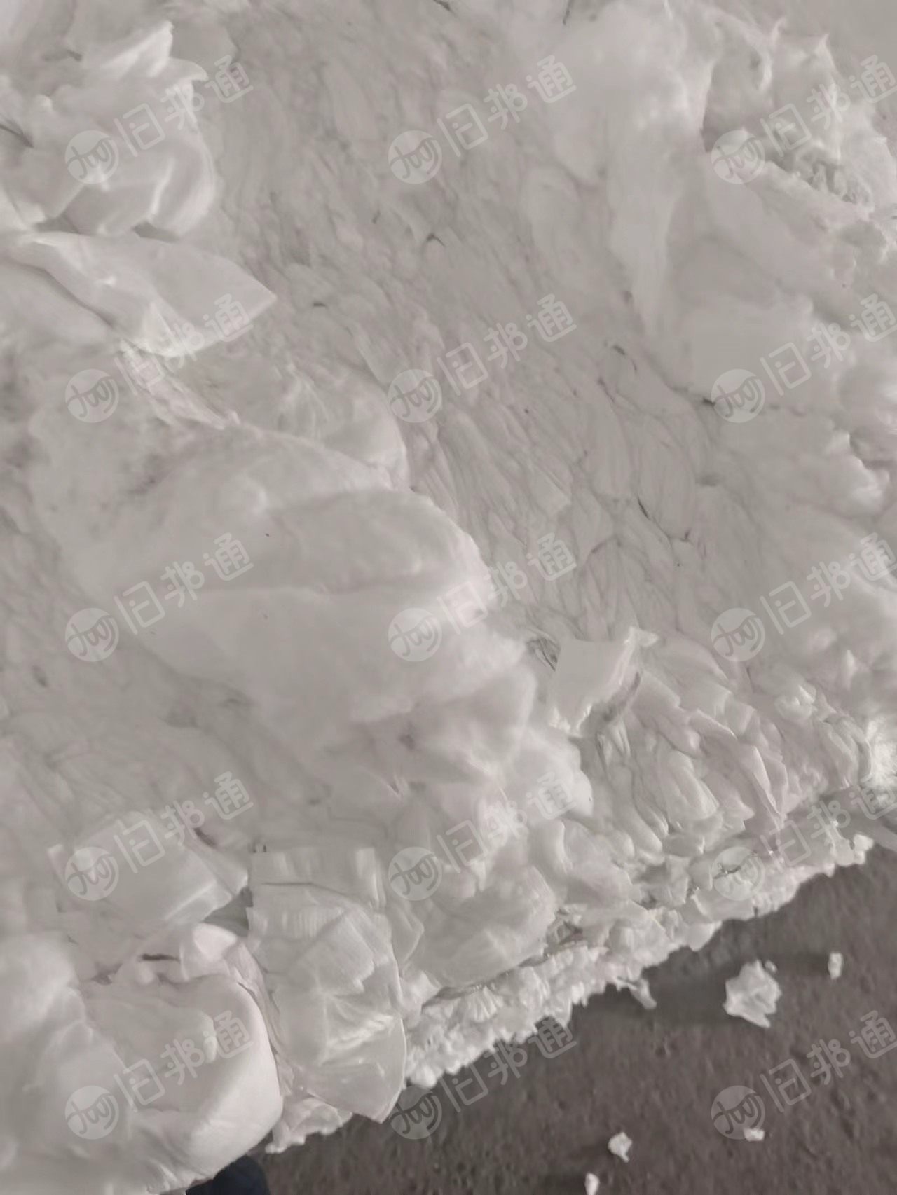 长期出售涤黏水刺无纺布，水刺无纺布边角料，60黏胶40涤纶，现货够车货在山东聊城