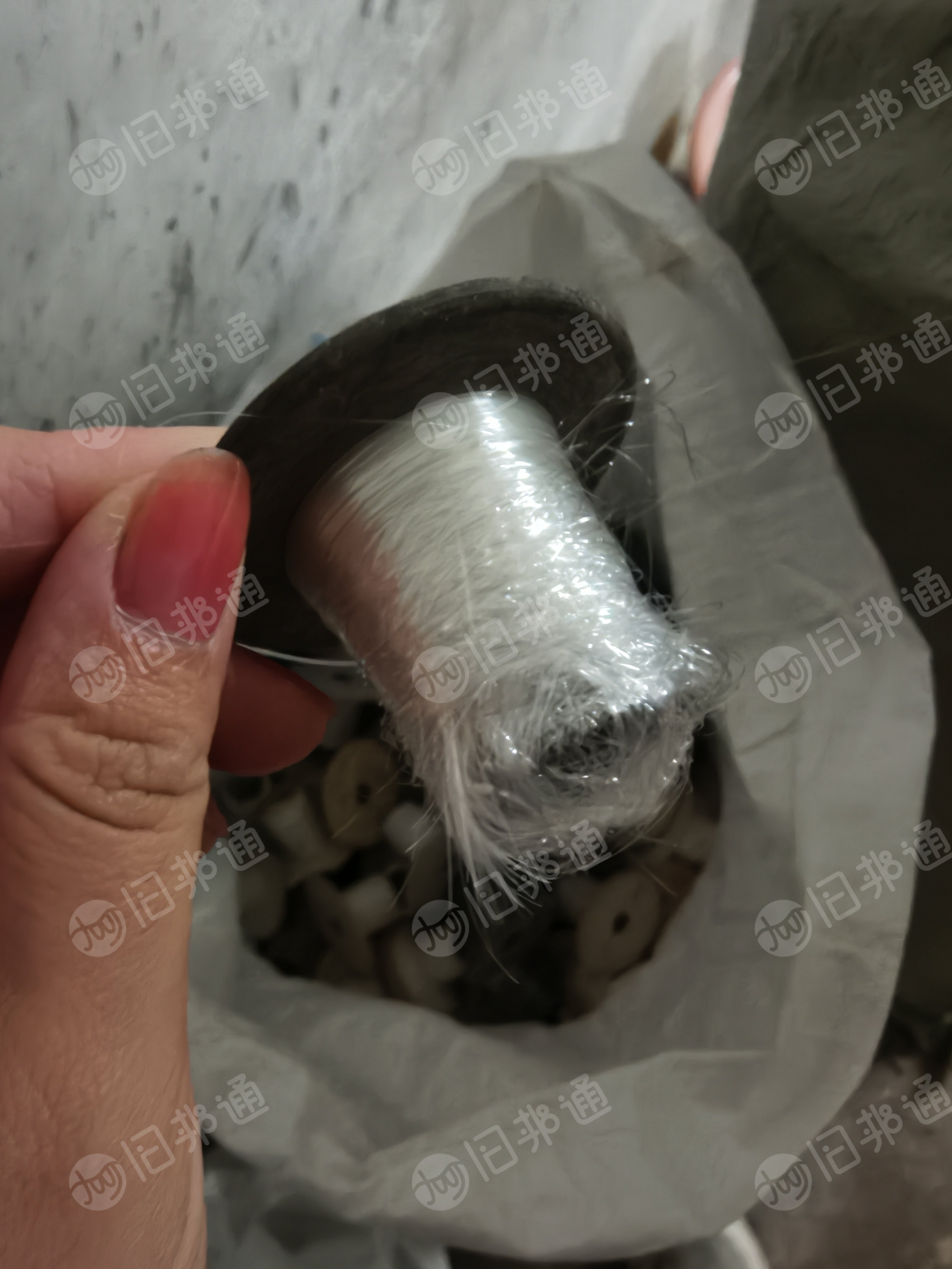 出售PET膜切出来的边丝，带包装的
