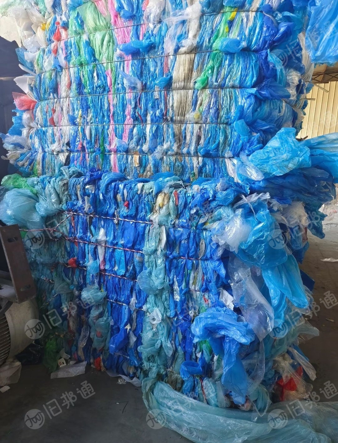 长期出售干造低压膜废料，白色低压膜现货一吨，杂色低压膜，现货7-8吨