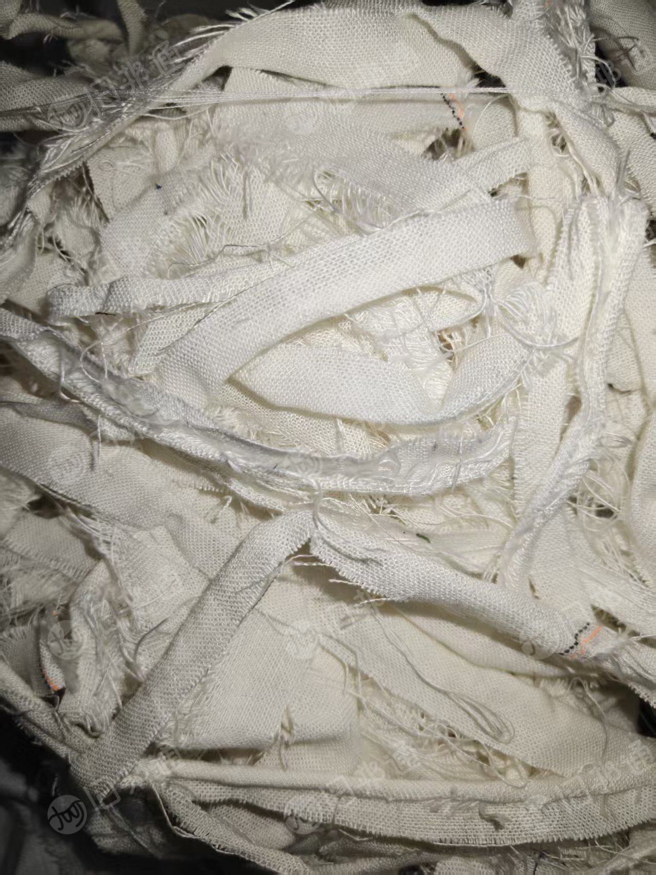 长期出售亚麻坯布边角料，亚麻下脚料，有杂色跟白色，分开出，适合开花用，现有十几吨货，白色大概一半