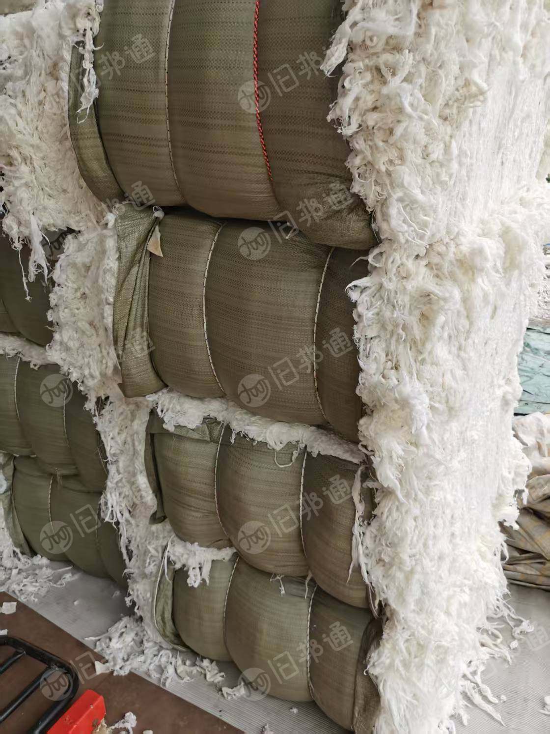 长期出售长丝土工布破碎料，涤纶无纺布边角料，可开花可造粒，压包好的