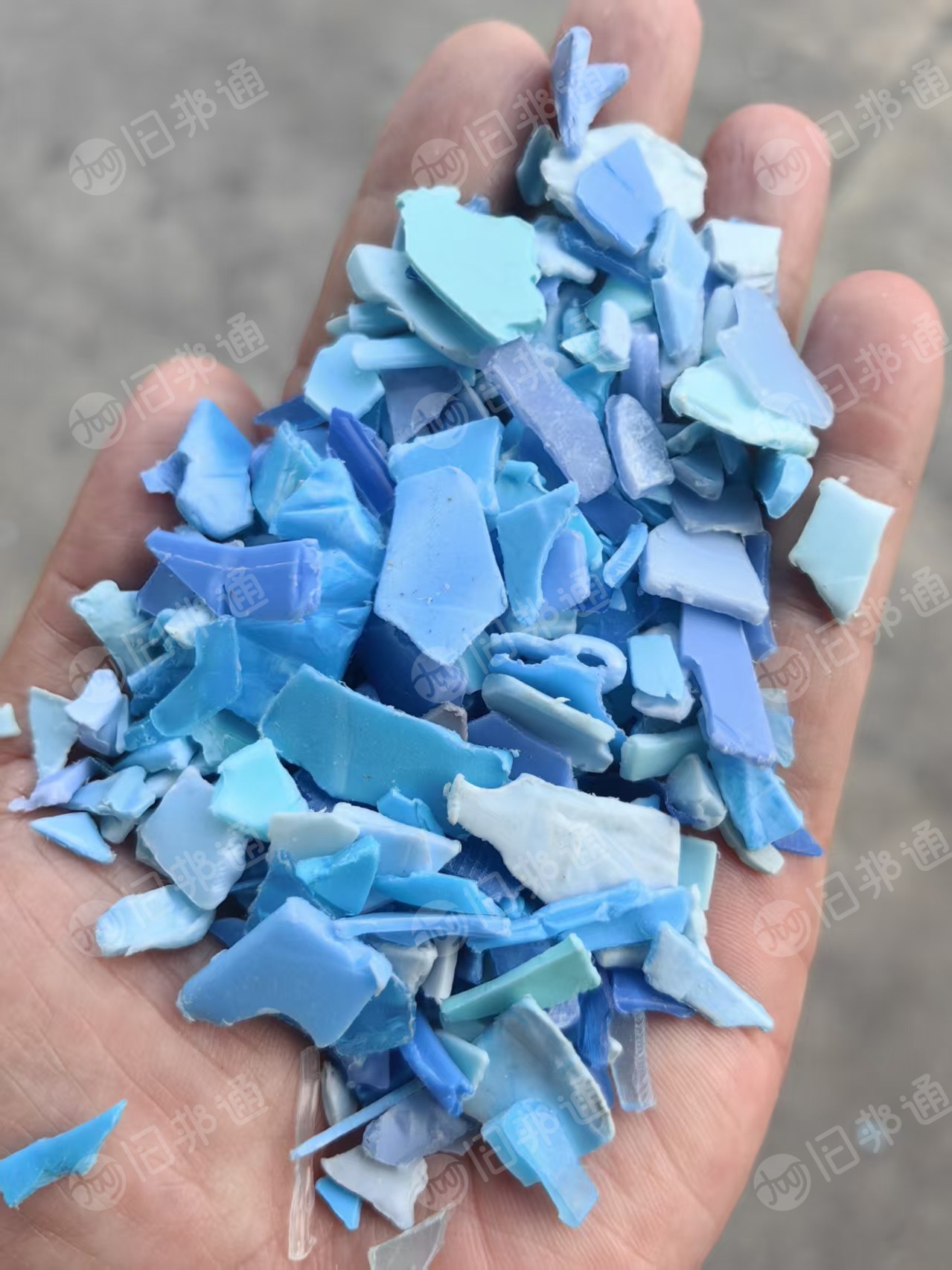 长期出售生活丙破碎料，颜色分开，现货一挂车左右