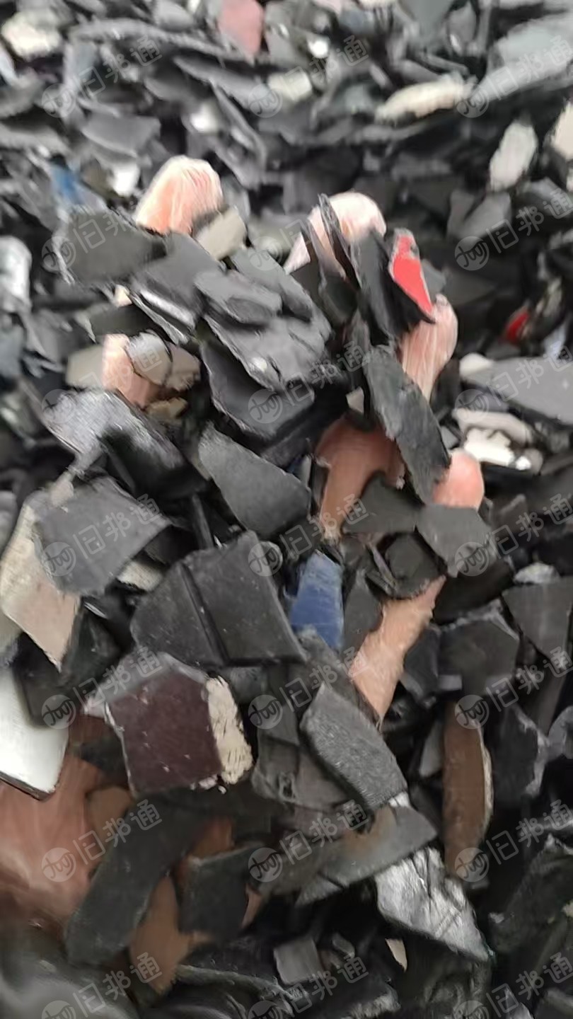 出售PP汽车保险杠破碎料，清洗甩干，过双磁选，每个月300吨左右
