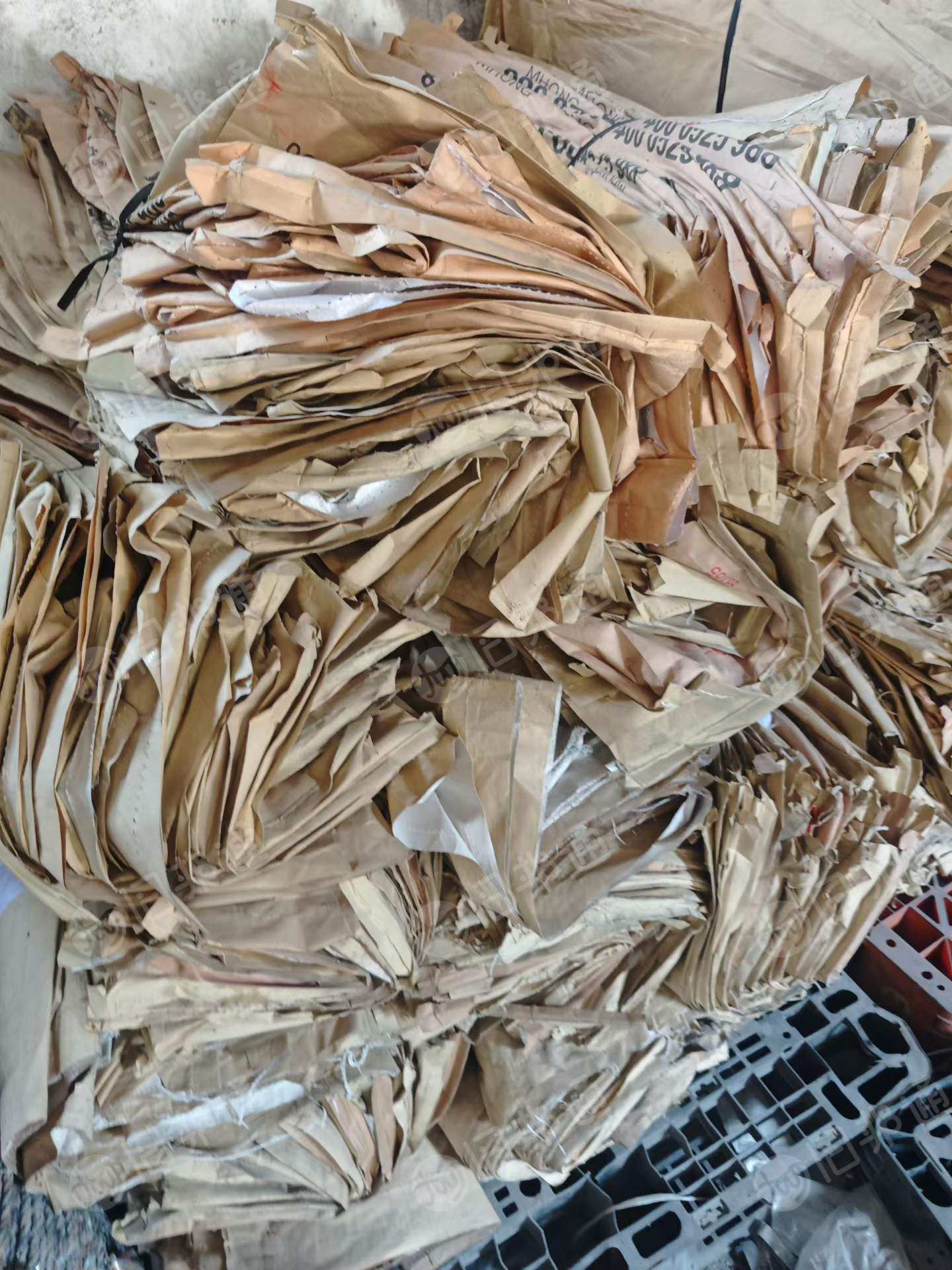 长期出售拆线牛皮纸塑袋，可装东西用