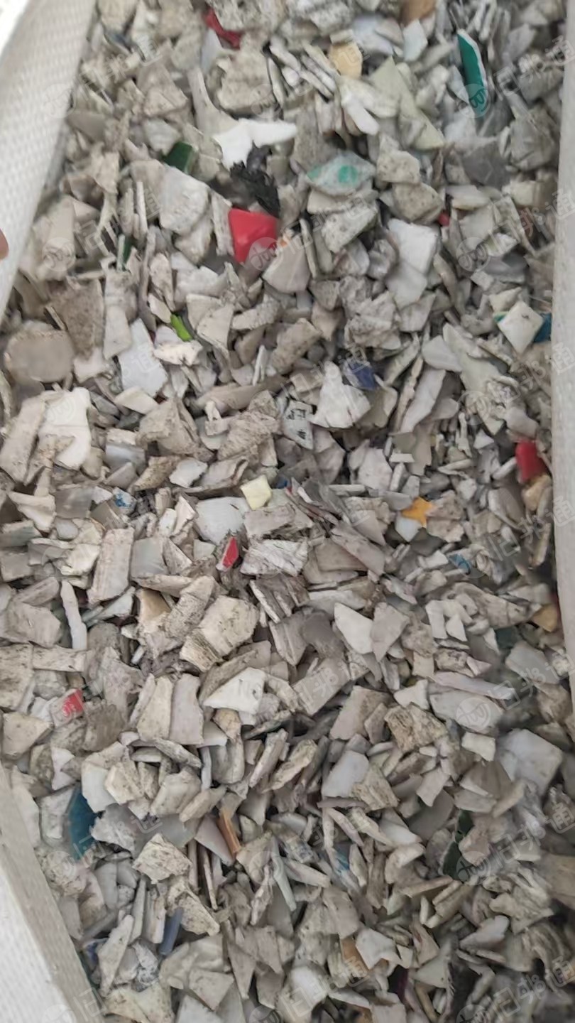 长期出售杂色pp涂料桶破碎料