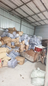 长期出售pet吸塑盒毛料，带标签不带标签的都有，现货9.6一车
