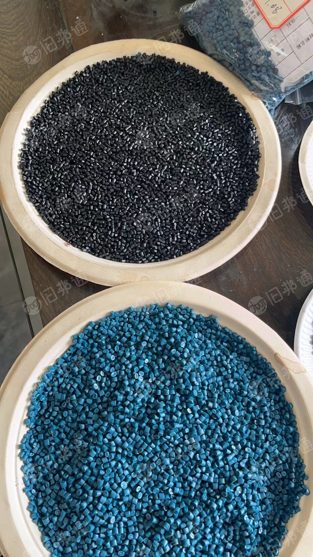 出售一二级PE颗粒。做管道用的，黑色，白色，蓝色都有过三层网