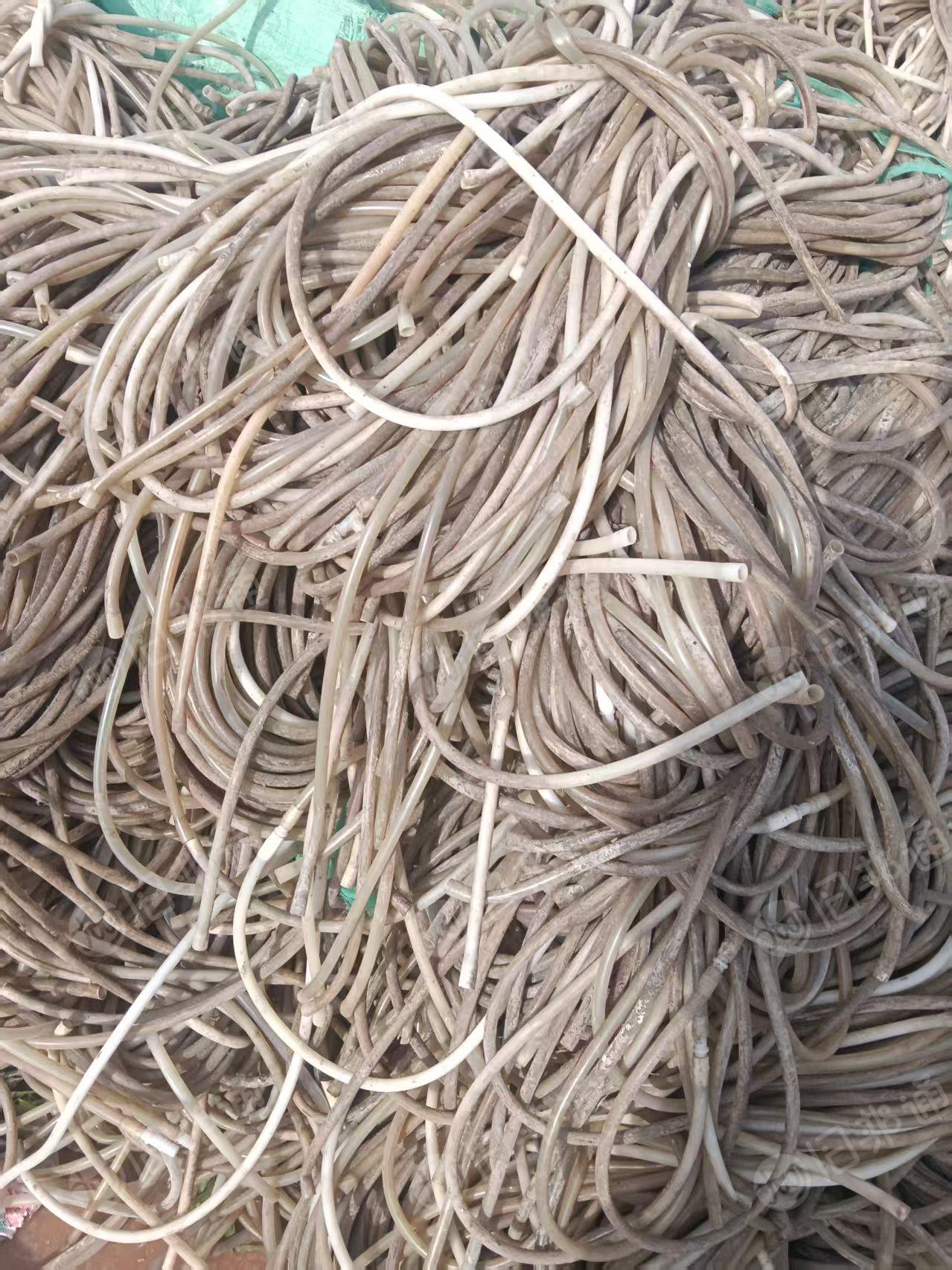 出售软质PVC废料，PVC输氧管毛料，现货40吨