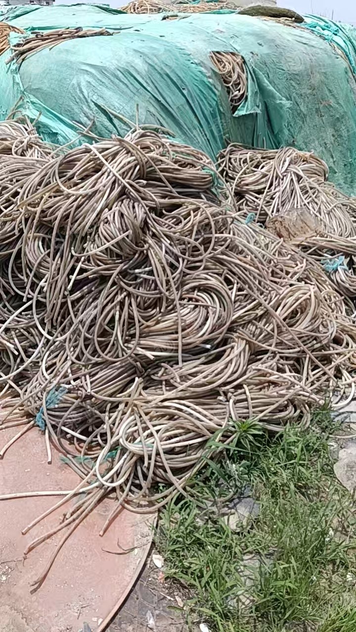 出售软质PVC废料，PVC输氧管毛料，现货40吨