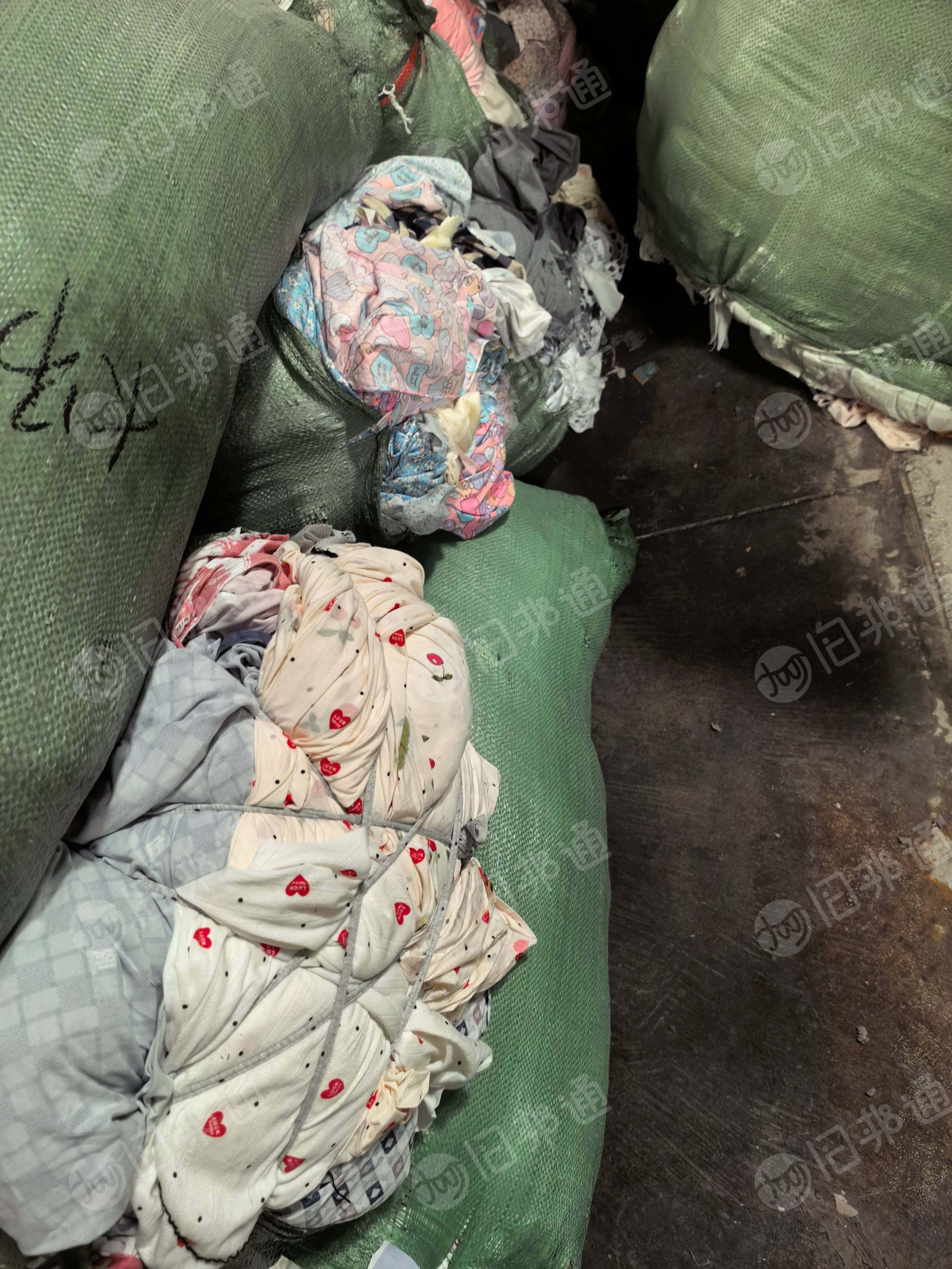 产地售牛奶丝大花布尾 布头 布段 布匹 尾货 外贸单 东南亚 非洲 南美市场