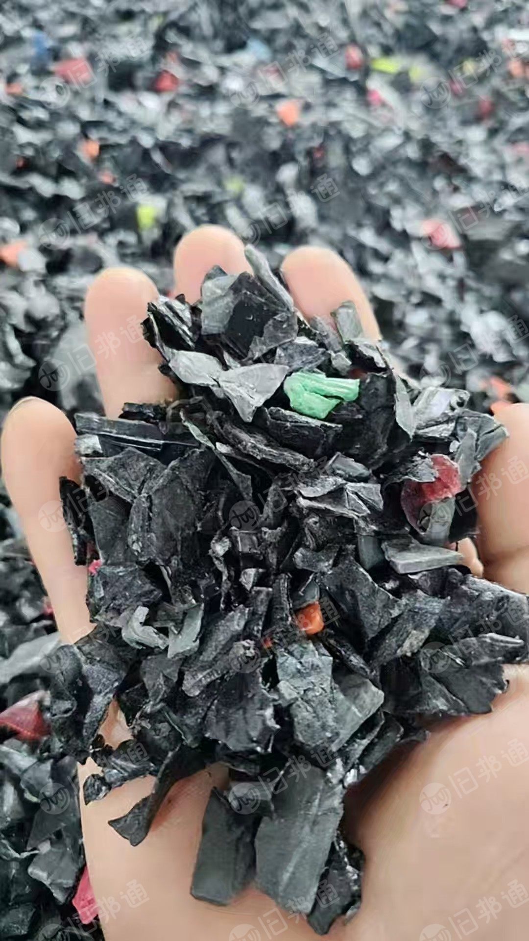 长期出售社会杂料选出来的pc破碎料，油漆pc破碎料，干破的，现货20吨