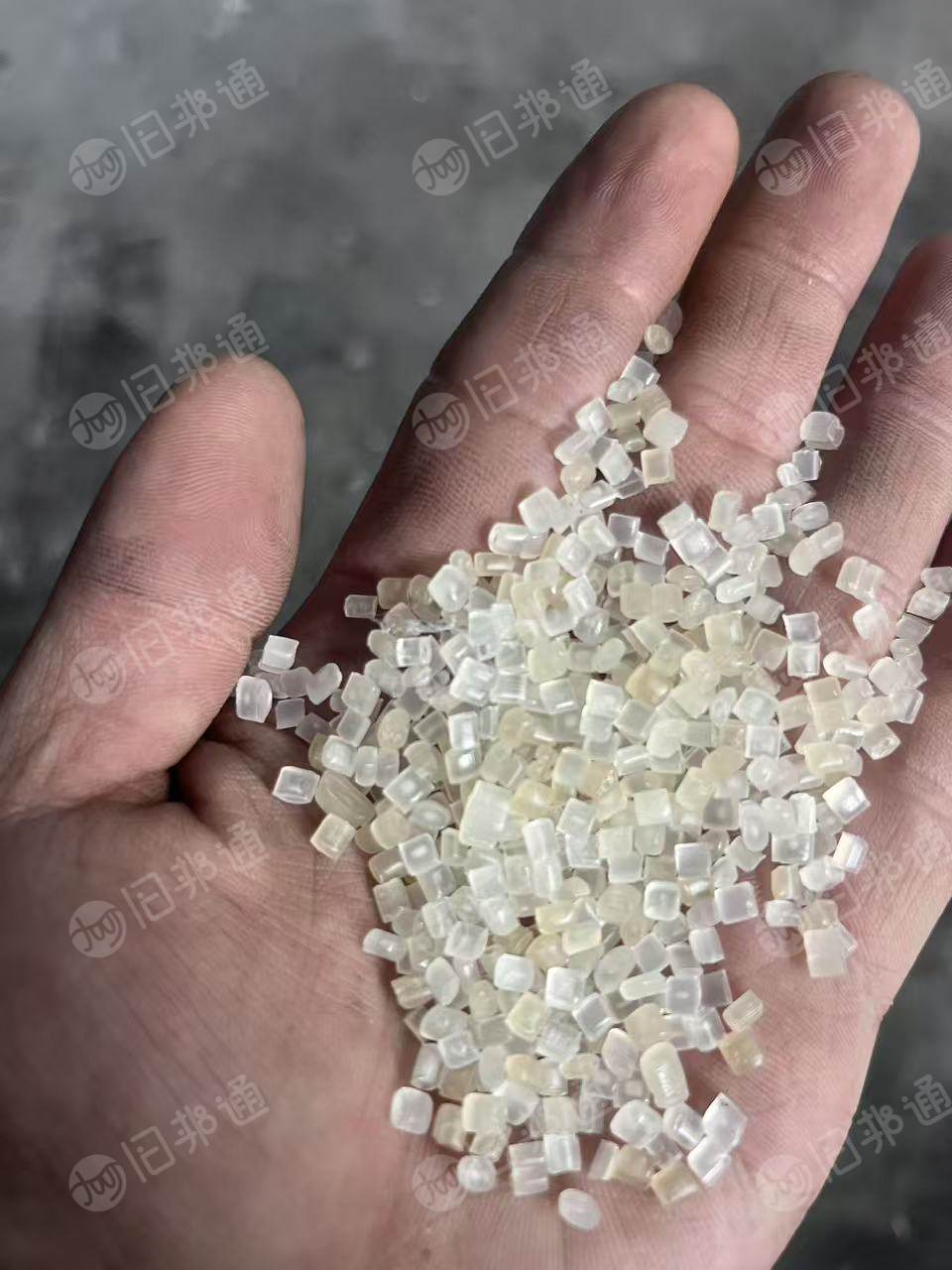 出售B级PP颗粒，卷膜做的，过150目，带点黄色