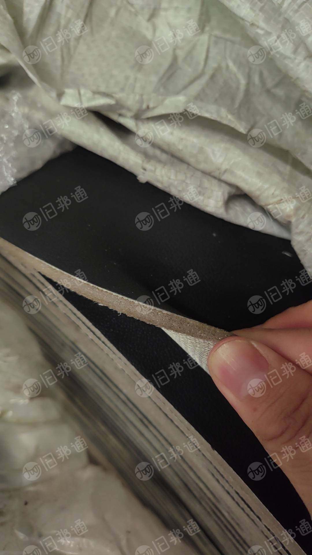 现货处理一批库存汽车革，汽车皮革，有一部分贴海绵，现货30吨左右