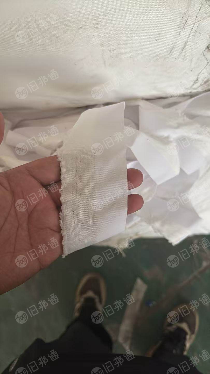 长期出售写真布边角料，油画布边角料，涤纶材质，有带桨，月供20吨左右，可以做打绳料，绿化带等