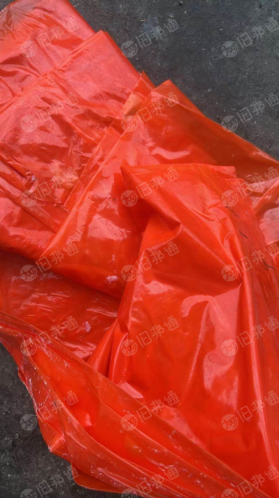 出售pe红膜蓝膜废料，厂家下来一袋一袋分装好了的，现货十几吨