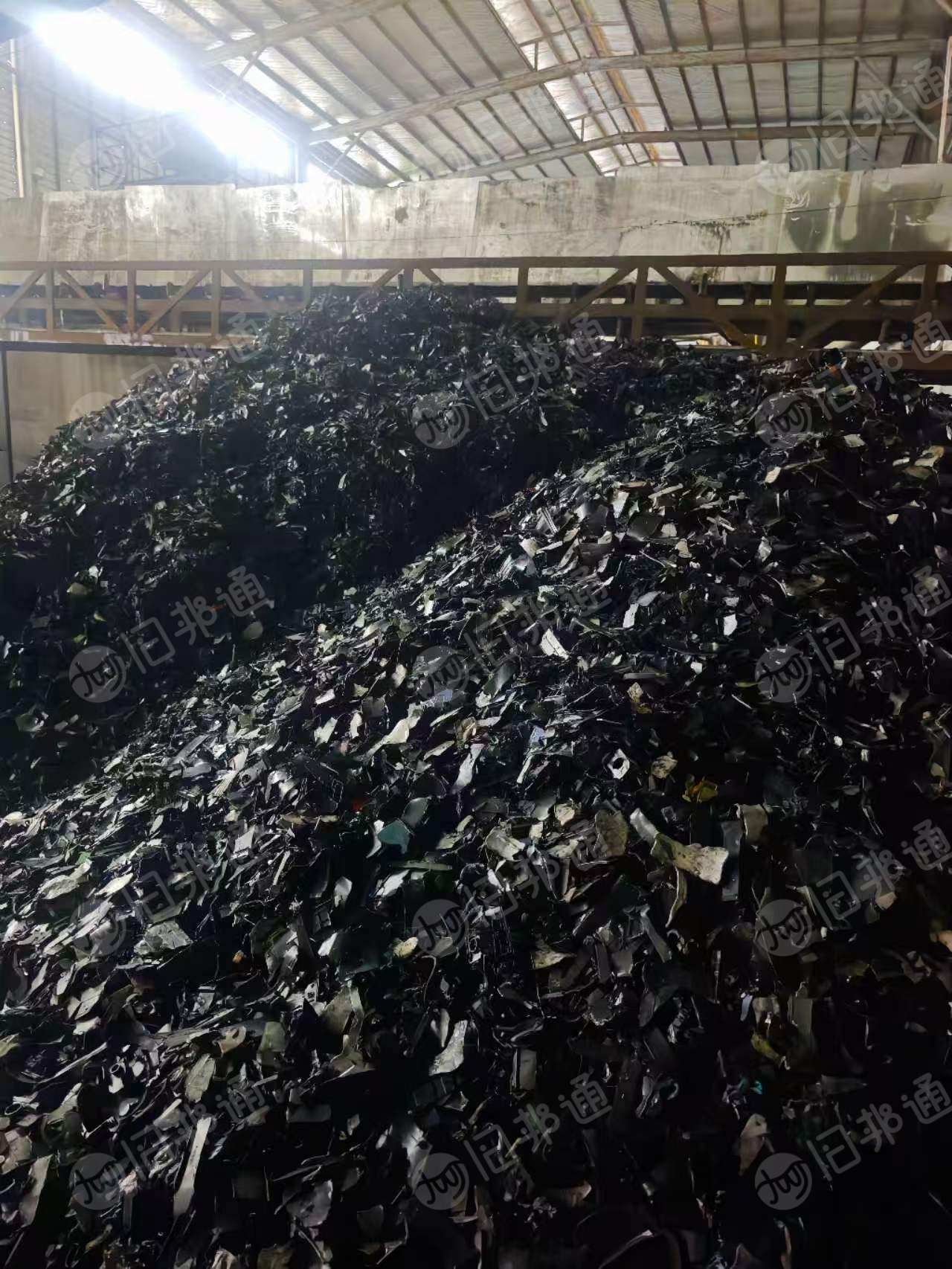 长期出售pp电瓶壳破碎料，大片的，没有过盐水
