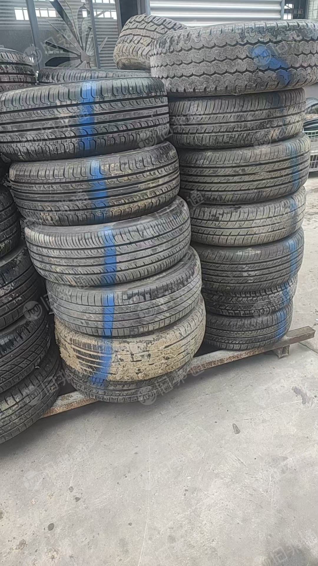 出售废旧轮胎，现货三十吨左右