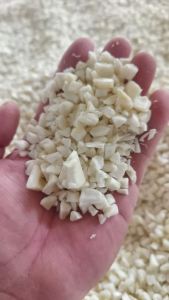 出售高冲击本色ABS破碎料，现货十吨
