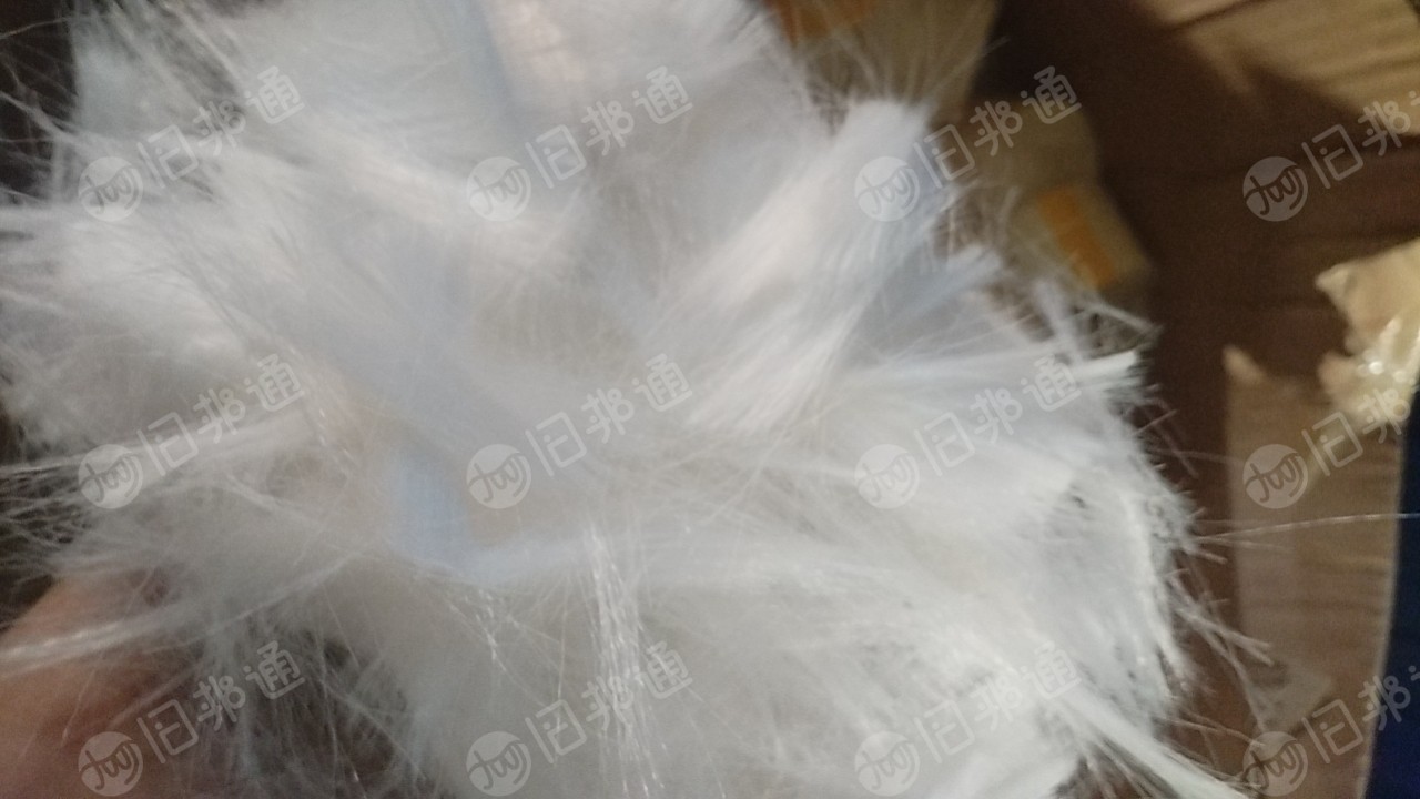 长期出售做假发下来的pbt复合pet涤纶废丝，杂色现货10吨左右，白色20多吨，货在河南周口