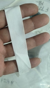 内裤厂长期求购库存松紧带，捆条，要白色或者浅色，2-3公分都行，另外也长期需要库存花边