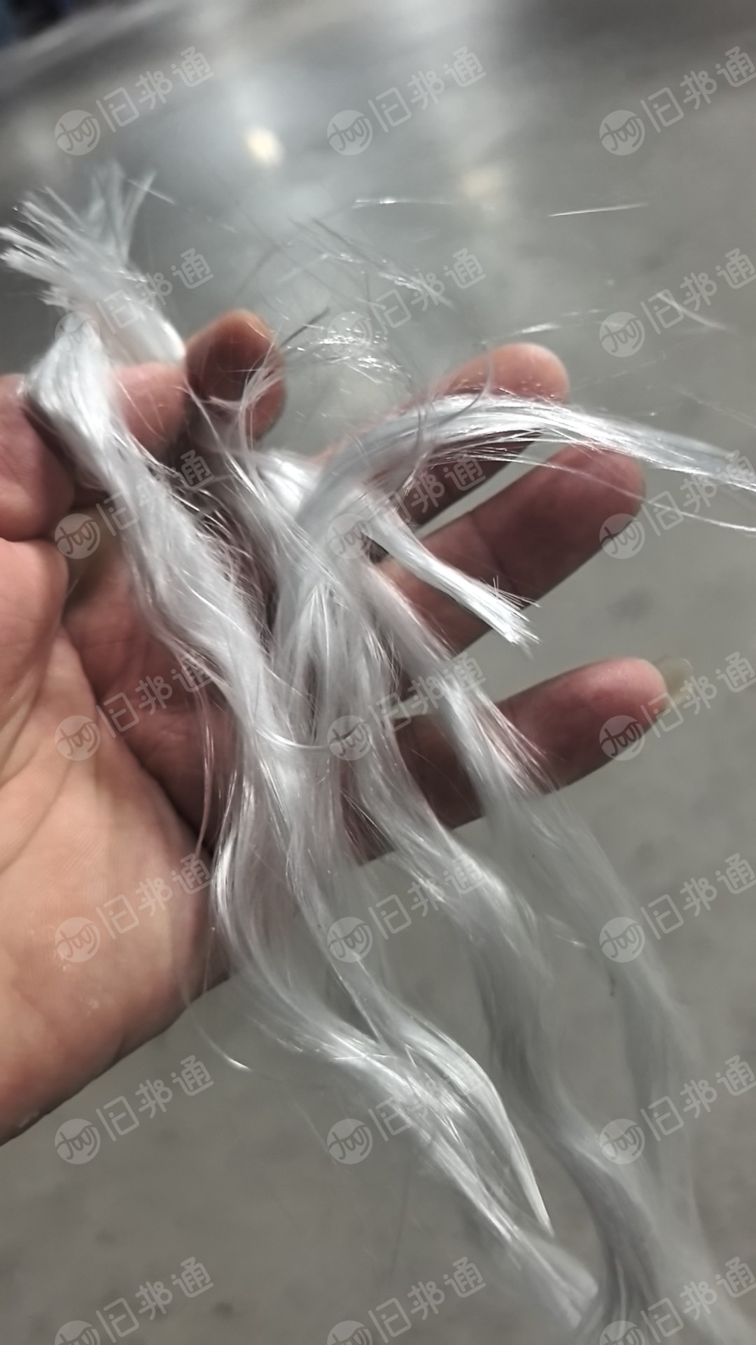 长期出售玻璃纤维废丝，玻纤废料，月供三四十吨，货在上海
