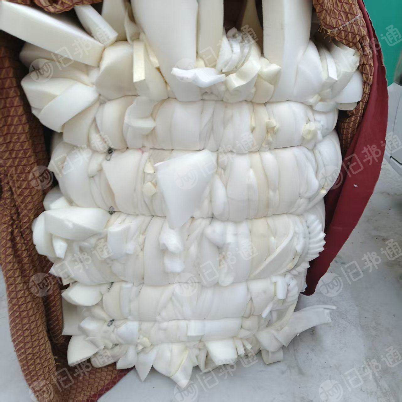 长期出售废海绵，海绵边角料，无皮，有白色跟花色，月供9.6米两车，货在河北廊坊