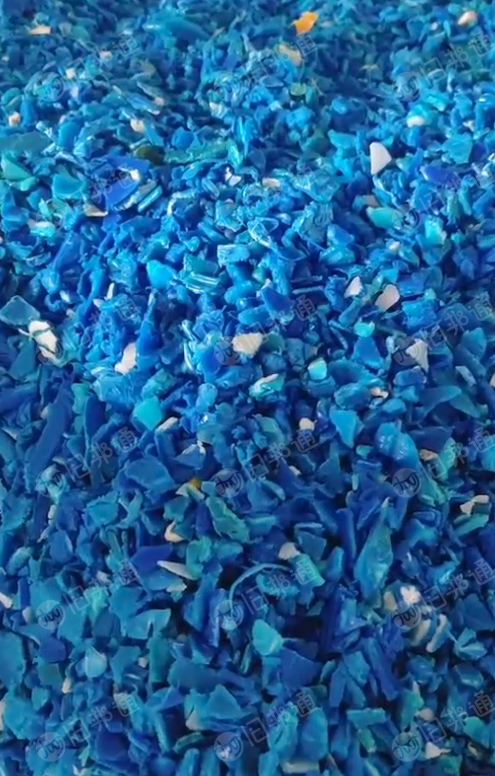 出售大小蓝桶破碎料，混在一起，没有去盖，长期有货