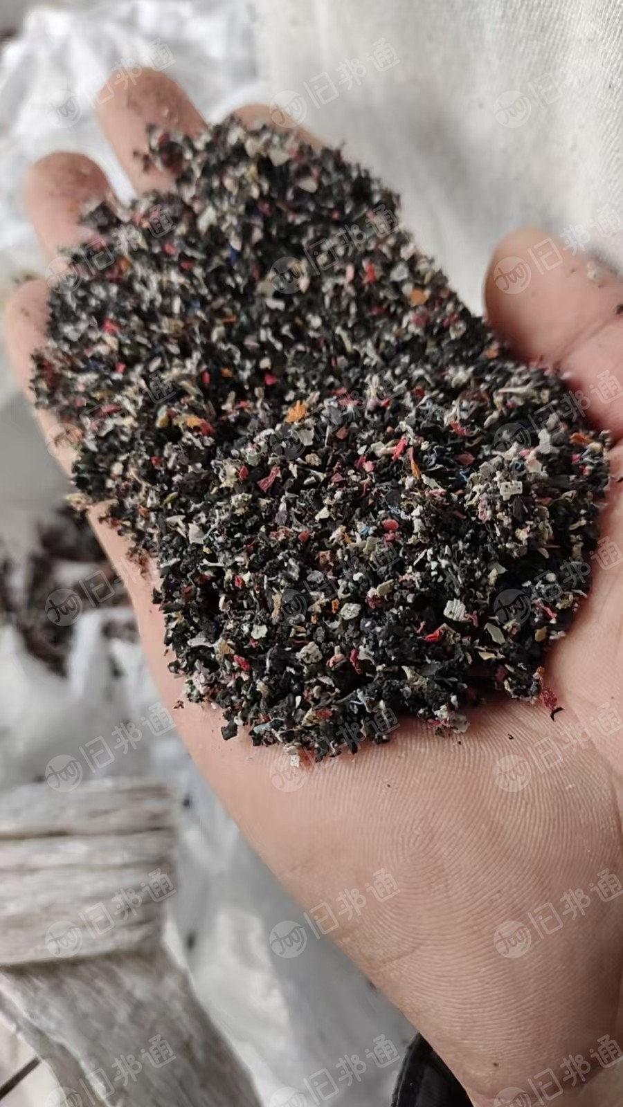 出售PVC吹毛料，比重1.4左右，月供400吨