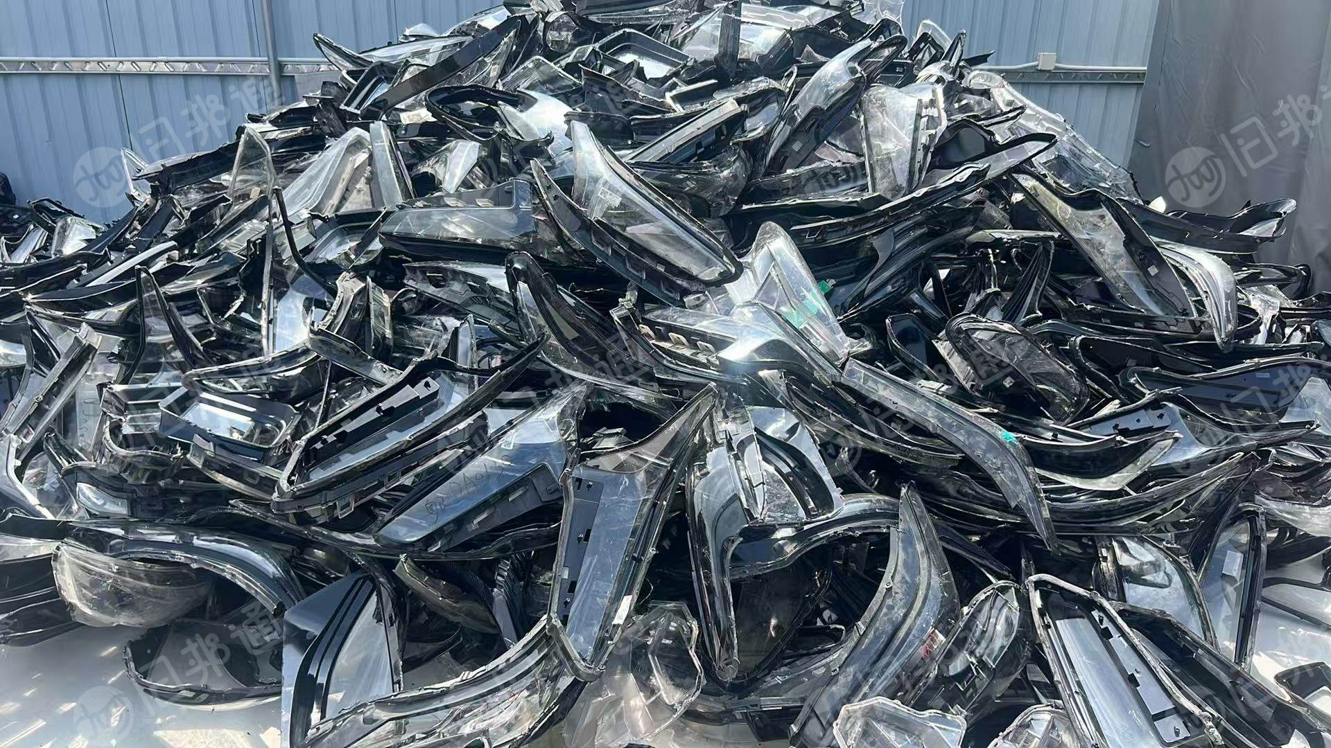 出售PC汽车灯罩和PP灯壳，月供19吨，统货卖