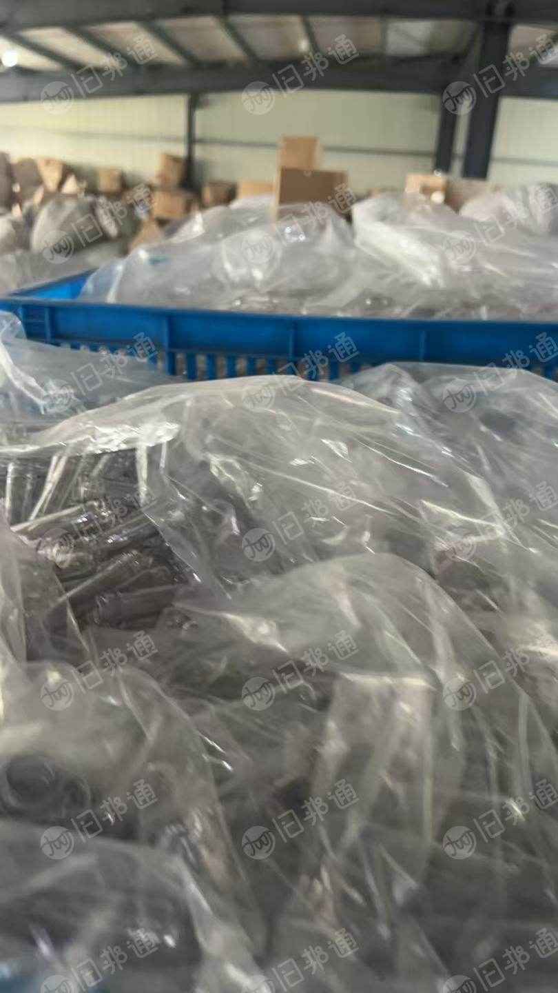 出售化妆品厂下来的pet瓶胚毛料，现货十多吨